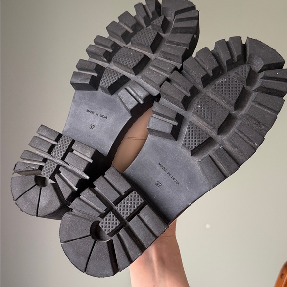 Free People Lyra Lug Sole Loafer Leather light beige tan EU 37 Us 6.5/7 neutral - Picture 3 of 16